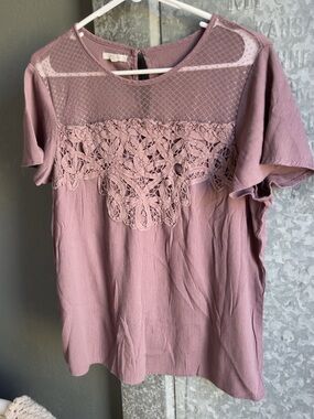 Maurices Dusty Mauve Lace Yoke Short Sleeve Top
